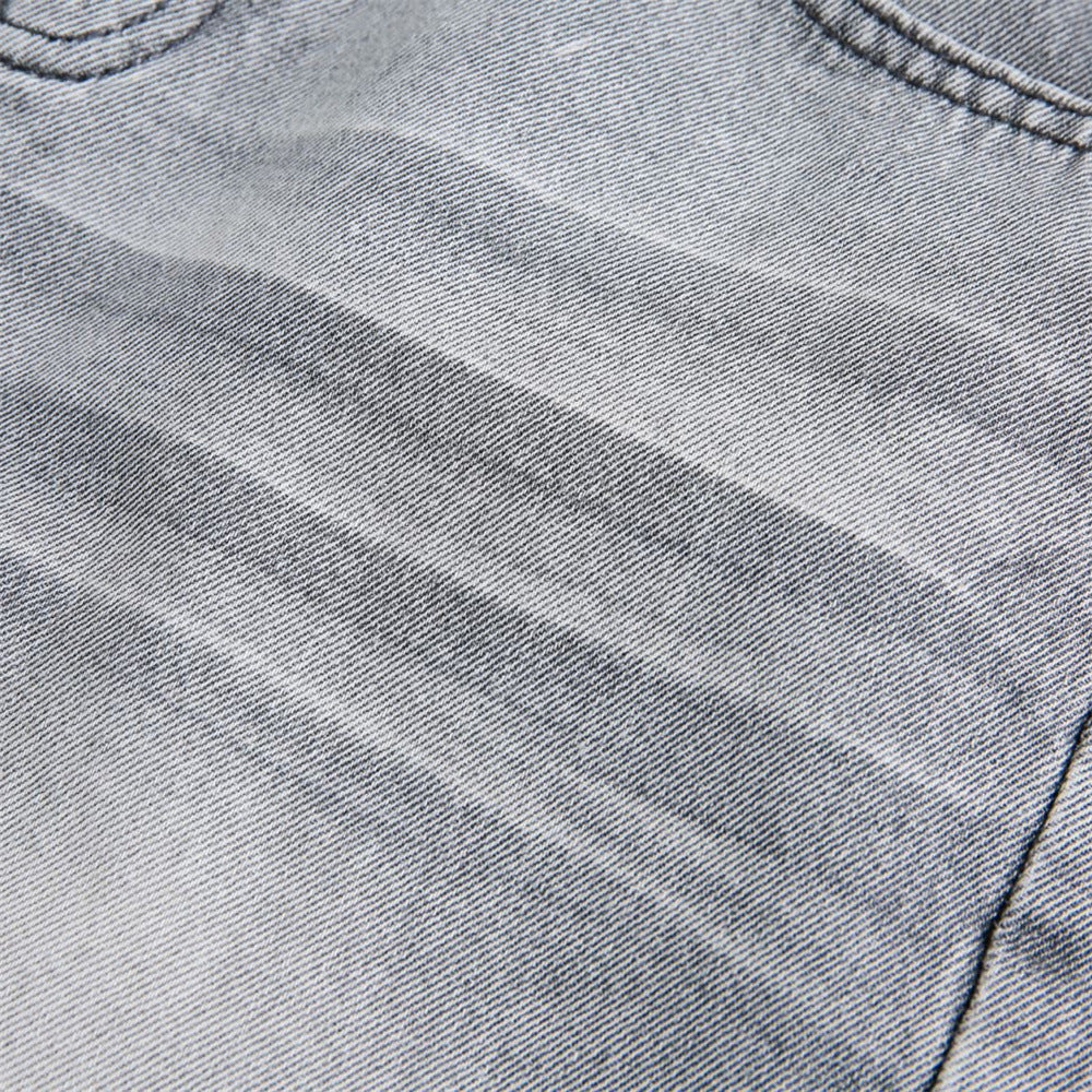 Make vintage washed denim five quarter pants