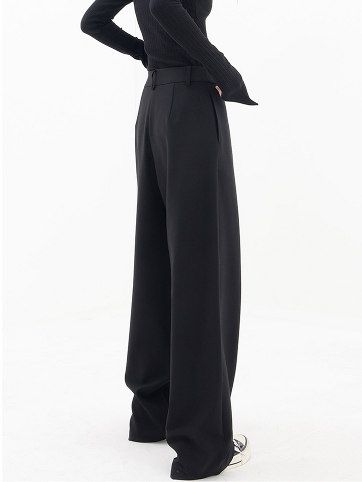 Fashionable asymmetric trousers