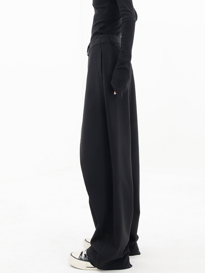 Fashionable asymmetric trousers